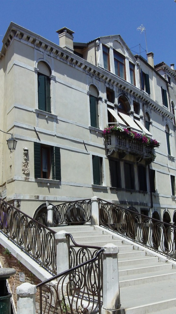 The building where the composer Barbara Strozzi lived. 
